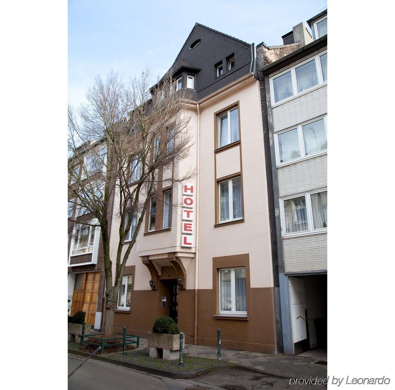 Engelbert Hotel 3*